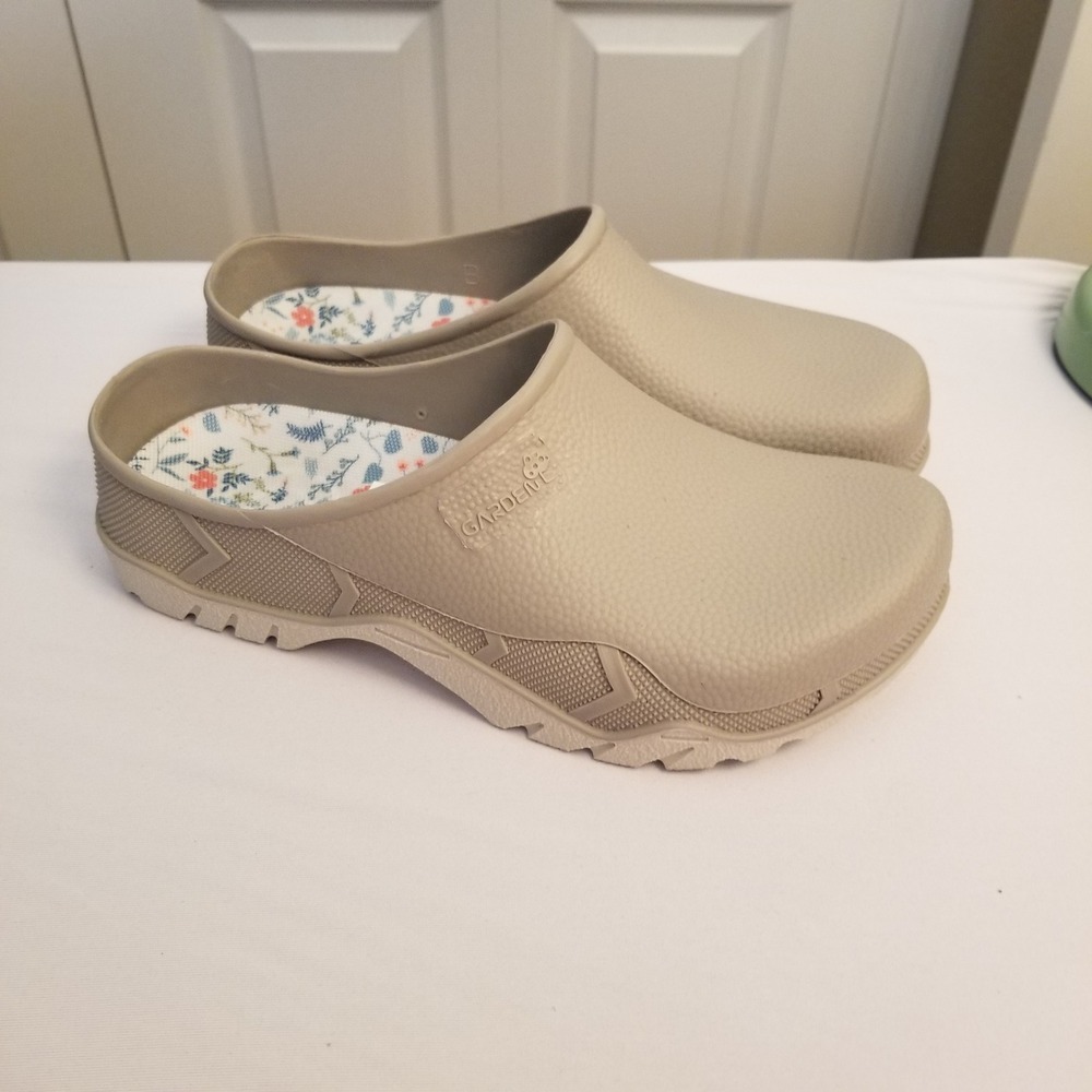 Gardene Women Garden Clogs Taupe Beige Floral Insole Slip On Shoes  Size 5/6